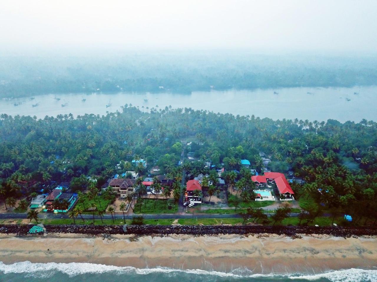 Sapphire Club Cherai Beach Villa Exterior photo